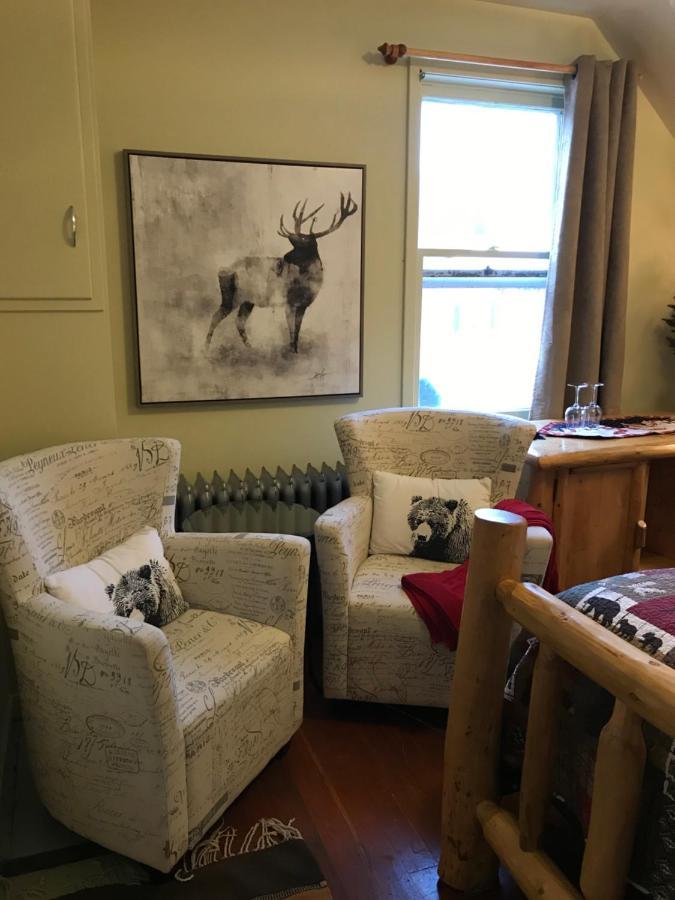 Holiday Lodge Bed And Breakfast Banff Esterno foto