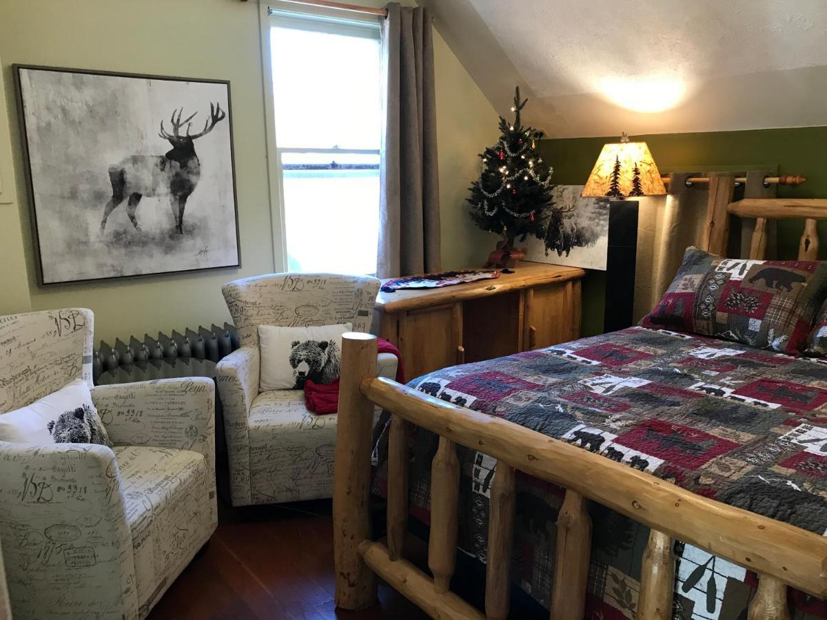 Holiday Lodge Bed And Breakfast Banff Esterno foto