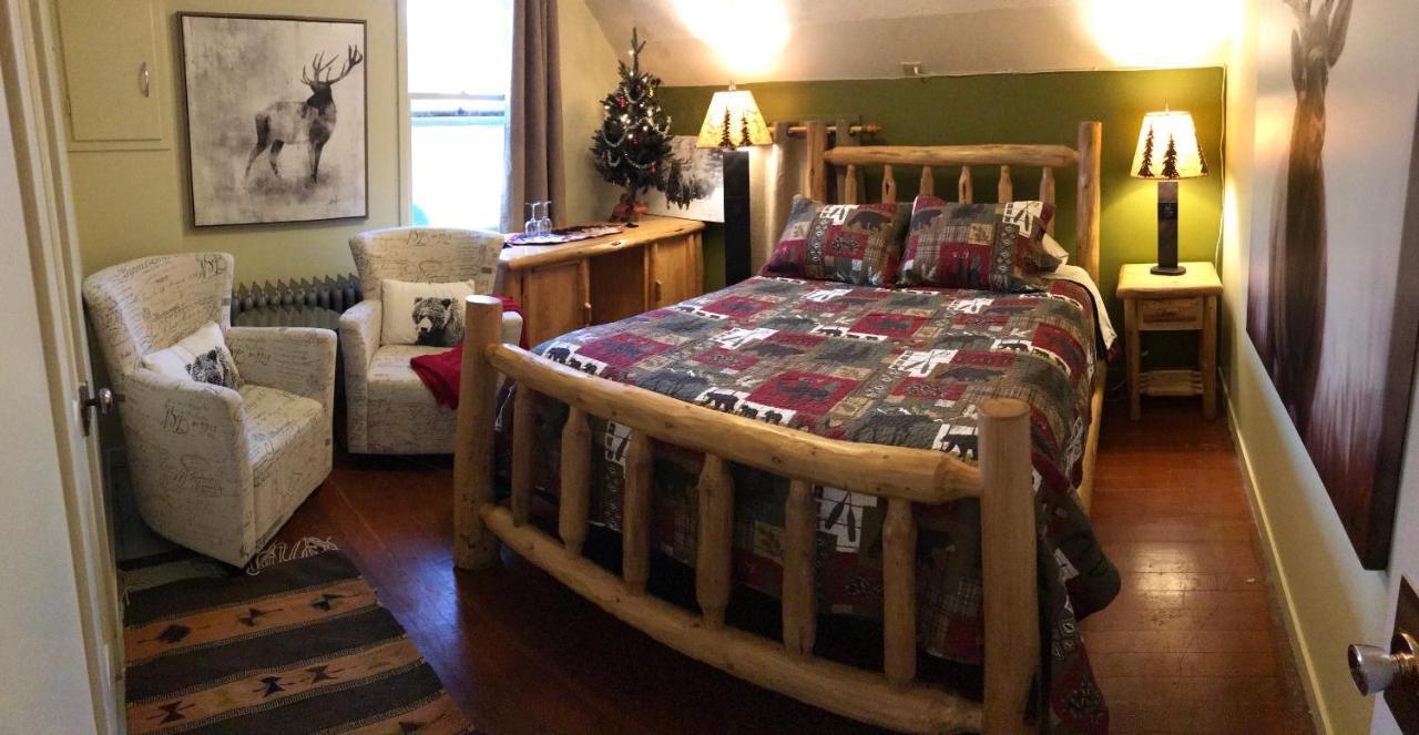 Holiday Lodge Bed And Breakfast Banff Esterno foto