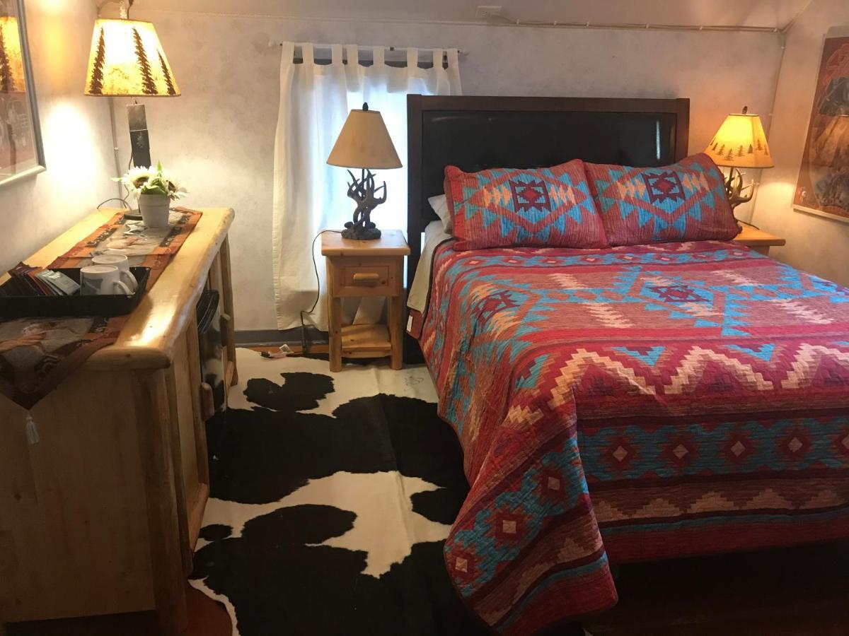 Holiday Lodge Bed And Breakfast Banff Esterno foto