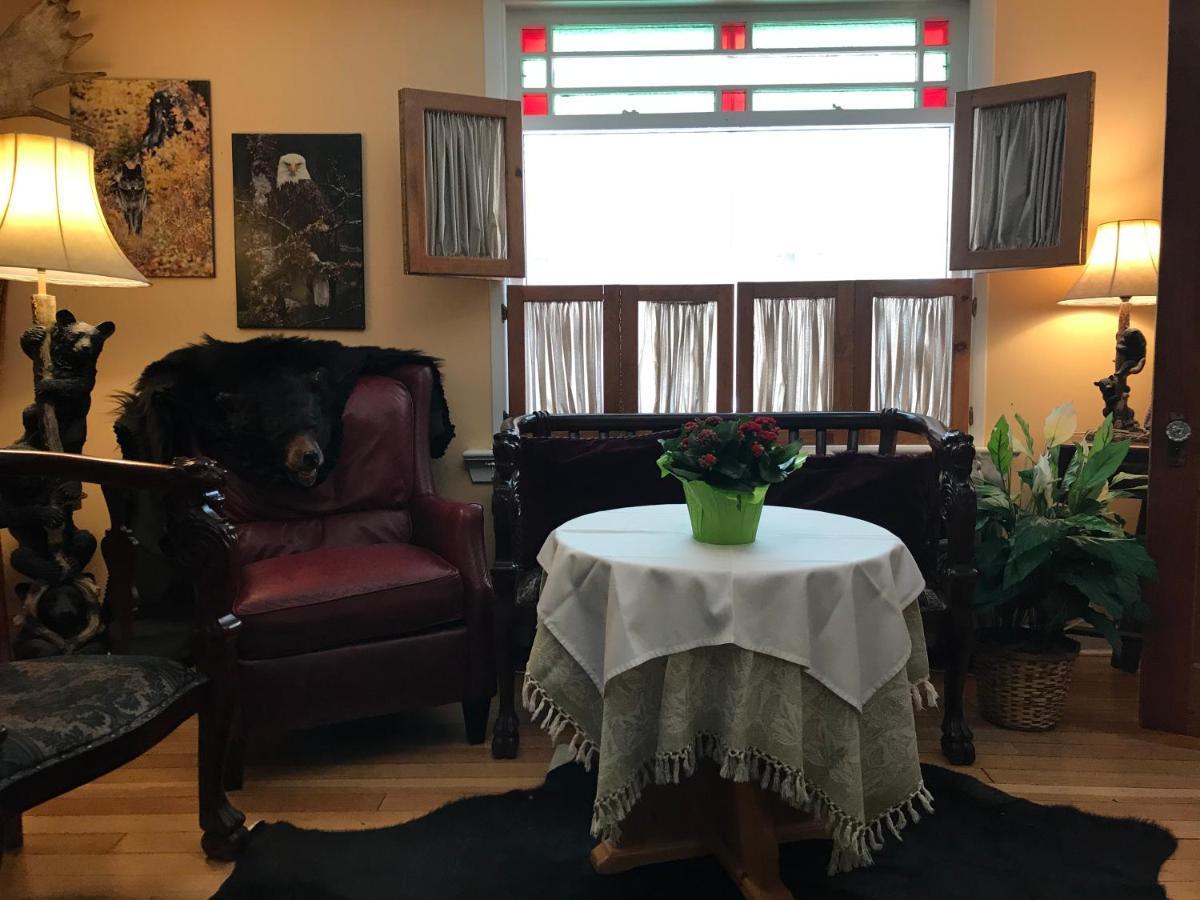Holiday Lodge Bed And Breakfast Banff Esterno foto